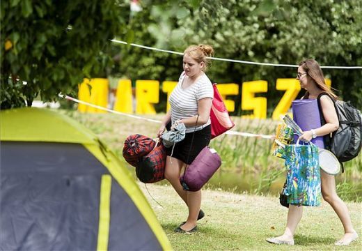 Tragédia szakította félbe a mARTfesztet