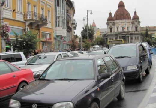 Elgázoltak egy nőt és egy gyereket a főtéren