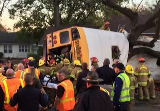 Gyerekek haltak meg a buszbalesetben