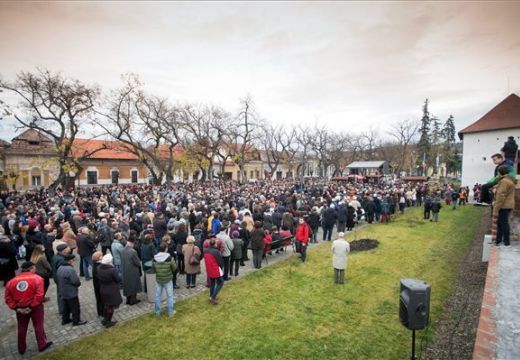 Katolikus iskola: Ami másnak szabad, azt nekünk tiltják – nézd meg a felvételt!