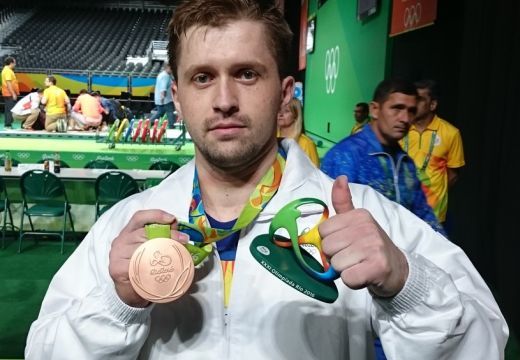 Végleges! Elvették a román súlyemelő olimpiai bronzérmét