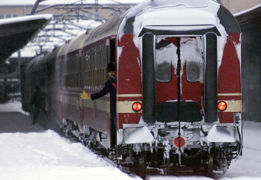 Kisiklott egy személyvonat Csíkszentdomokosnál – megállították a Marosvásárhely–Csíkszereda járatot