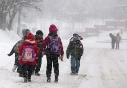 Hazaküldtek 400 iskolást és óvodást Maros megyében