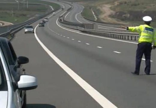 214 km/h-val mérték be az autópályán: itt a büntetés összege!