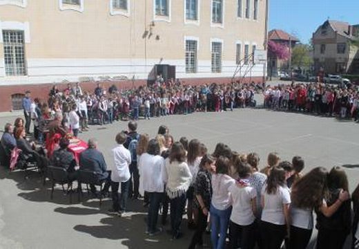 Iskolaünnep kezdődött a Bernádyban