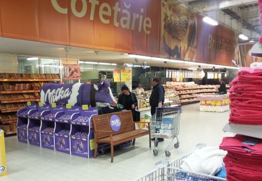 Kevesebb gyümölcsszirup a Fantában, több “E” a Milka csokiban Romániában