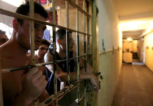 Életbe lép a túlzsúfolt börtönökben raboskodók büntetését lerövidítő törvény