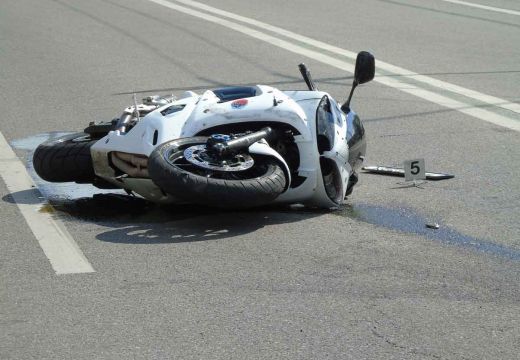 Most történik! Torlódás a Dózsa György utcában motoros baleset miatt