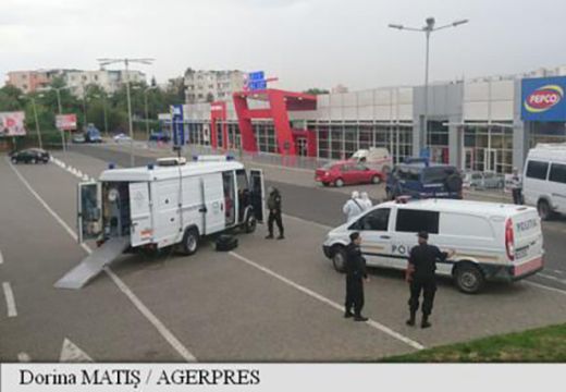 Felrobbantották a gépkocsi alá elrejtett gyanús csomagot Marosvásárhelyen
