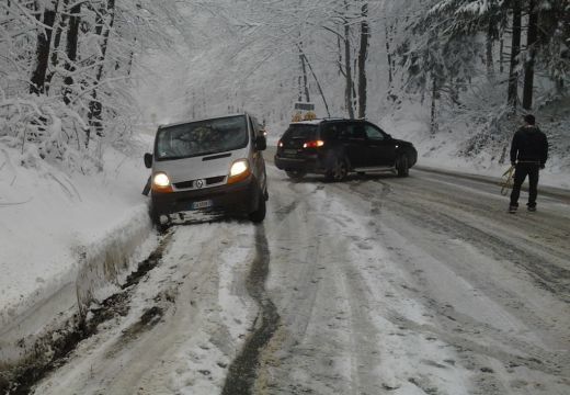 Autósoknak! Most: sárga jelzésű figyelmeztetés Hargita megyében