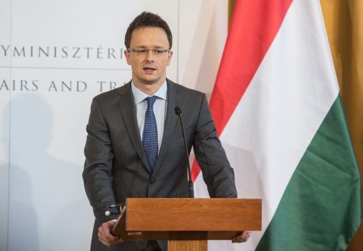 Magyar külügyminiszter: „Gyerekeink és unokáink életét is befolyásoló döntések éve lesz 2018“