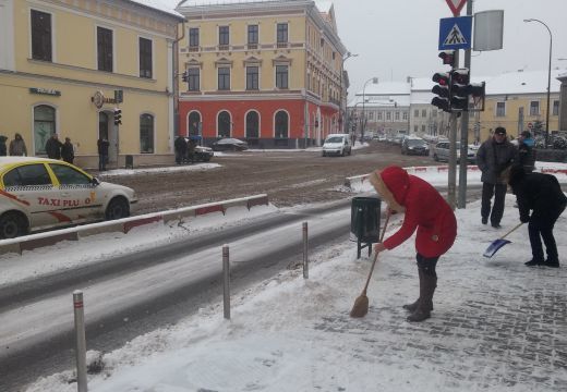 Fennakadások az autós közlekedésben Marosvásárhelyen, a parajdi sóbánya dolgozóinak sztrájkja miatt