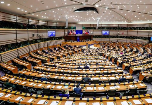 Lengyelország ellenzi az uniós támogatások kifizetésének jogállamisági feltételekhez kötését