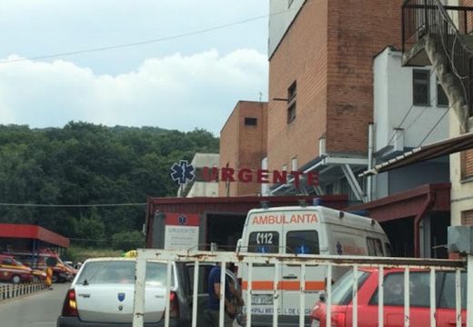 Égési sebekkel és füstmérgezéssel hoztak be két gyereket Marosvásárhelyre