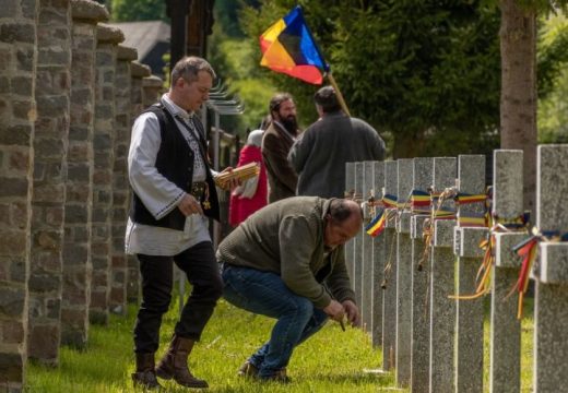 A 2024-es választási kampányok célkeresztjébe kerülhet az úzvölgyi katonatemető ortodox betonkeresztjeinek elbontása