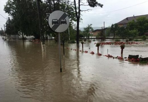 Áradást okozott a vihar Marosfelfaluban és Szovátán