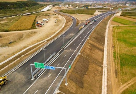 Autópálya. Újabb szakasz megépítésére szerződtek