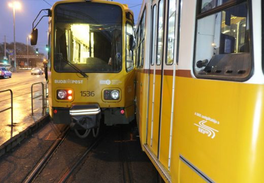 Összeütközött két villamos Budapesten