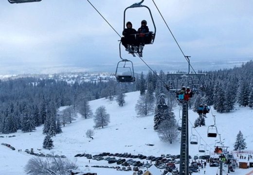 Székelyvarságon átadták a Hargita-hegység első ülőliftes sípályáját