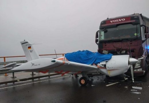 Repülővel ütközött egy román kamionos egy németországi autópályán