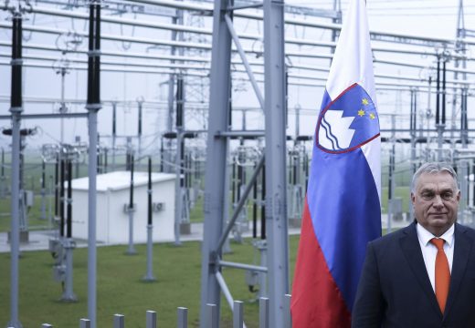 Azeri áramra utazunk: Orbán Viktor Bukarestben