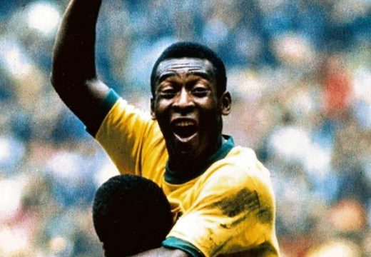 Elhunyt Pelé