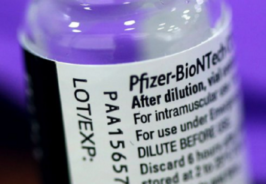 Figyelmeztetés! A Pfizer COVID-vakcinájának frissített változata összefüggésbe hozható az időskori stroke kockázatával – hogyan reagált a Pfizer?