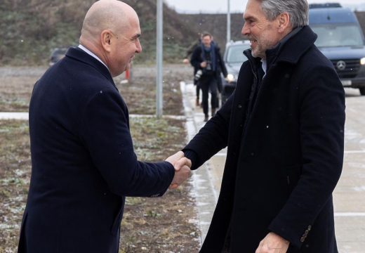 Román-holland miniszterelnöki találkozó az aranyosgyéresi légibázison