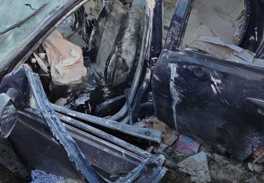 Életét vesztette a felborult autó sofőrje, utasa kórházba került