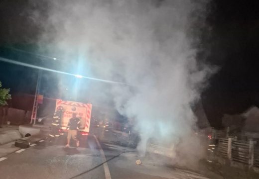 Elszenesedett holttesteket találtak az égő autóban