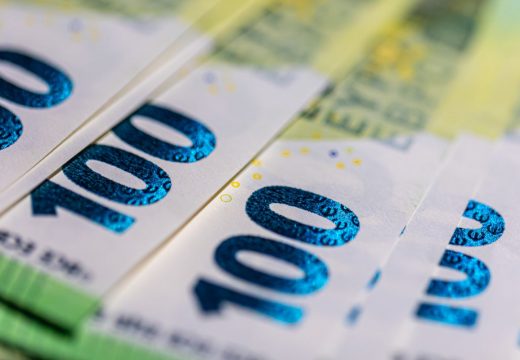 Újabb történelmi mélyponton a lej az euróhoz képest