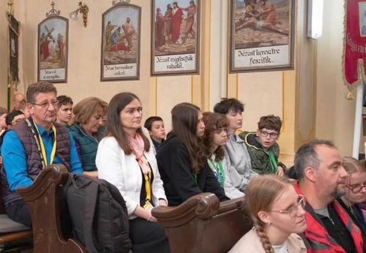 Az oltártól az évzáró színpadáig: újabb elismerés vár a Maros megyei diákokra