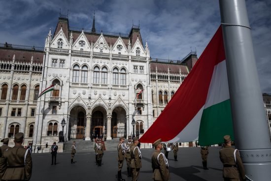 A Magyar-kormány átvilágítja a határon túli szervezeteket