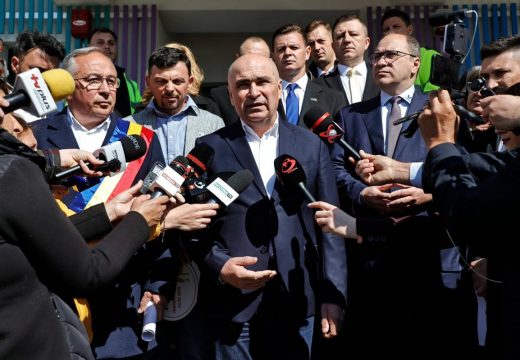 A megbuktatott kormány akár korlátlan ideig hivatalban maradhat