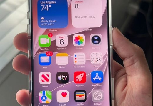 Az Apple bemutatta új mesterséges intelligenciáját – érkezik az „okos Siri”