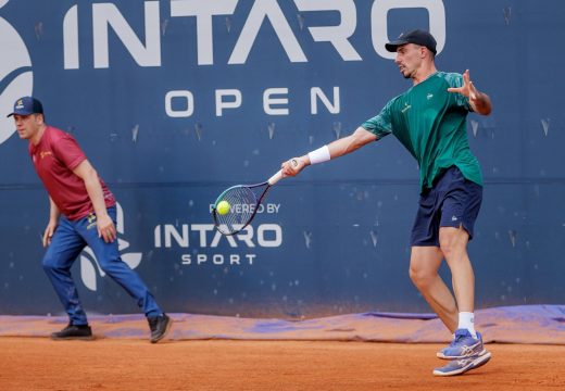 Két román teniszező is továbbjutott a marosvásárhelyi Challenger-tornán