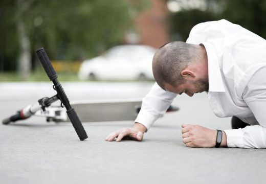 Meghalt egy 45 éves férfi, miután felbukott elektromos rollerével