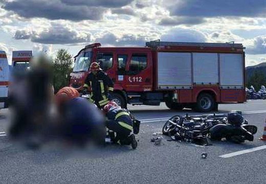 Meghalt a motoros, miután személygépkocsival ütközött
