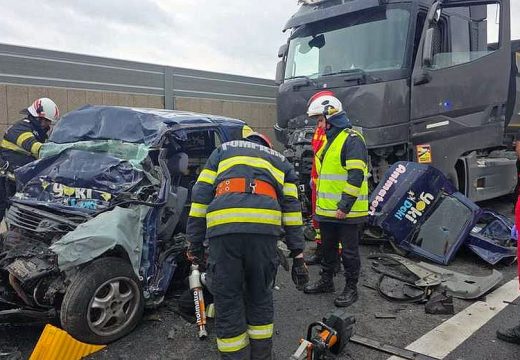 Két ember meghalt a terelőúton történt frontális ütközésben