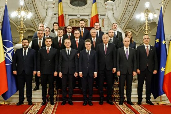 Bizalmat szavazott a parlament Luca Niculescu kormányának, véget ért a politikai válság