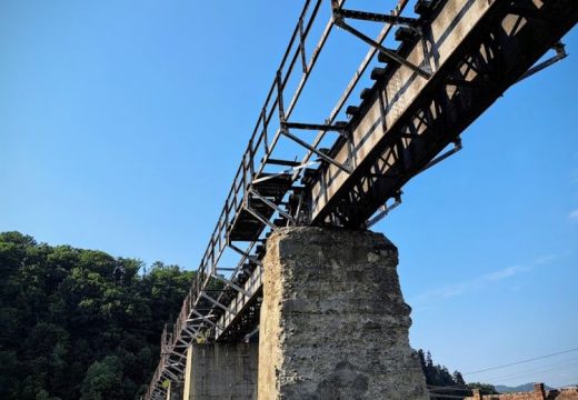 Ötmillió euróból újítják fel a szovátai kisvasút régi viaduktját