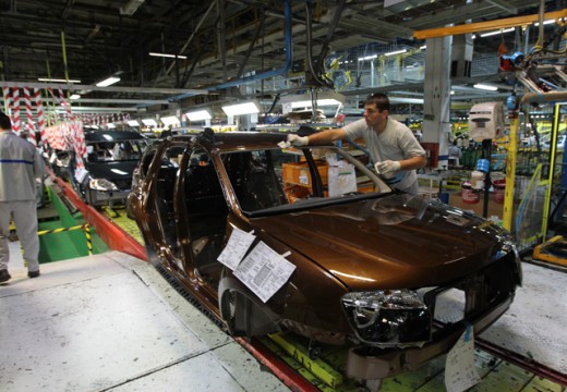 Enyhén csökkent a román gépkocsigyártás, az autópiac bővült