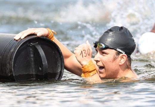 Nyíltvízi úszó Eb: Risztov Éva harmadik lett 10 kilométeren, de kizárták