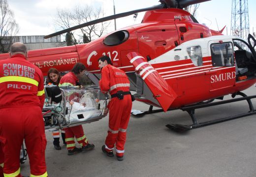 Mentőhelikopterrel hozták Marosvásárhelyre a robogójával balesetező, 13 éves fiút