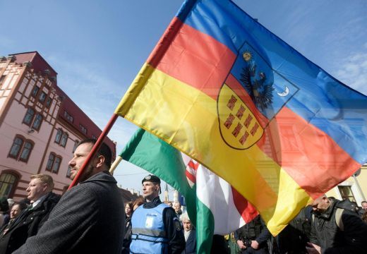 “Perverzió!” Válaszolt az RMDSZ Kolozs megyei elnöke a csendőrségnek az Erdély-zászló miatt kiszabott bírság ügyében