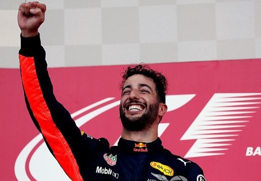 Azeri Nagydíj: Ricciardo nyert, Bottas a célnál előzte meg Strollt