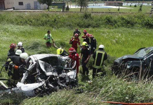 Magyar rendszámú személyautó karambolozott Romániában – mind a 4 utas meghalt