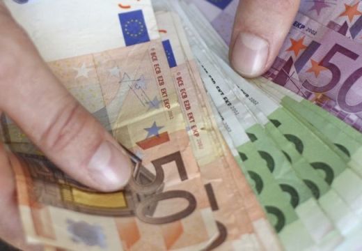 Több százezer eurót felejtettek egy benzinkúton
