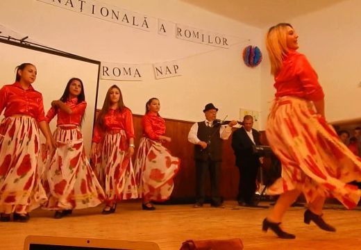 A romák nemzetközi napját ünnepelték a Marosszentgyörgyhöz tartozó Csejden