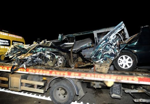 Élőben közvetítette a 9 halálos áldozatot követelő balesetet a Maros megyei kisbusz sofőrje az egyik közösségi portálon